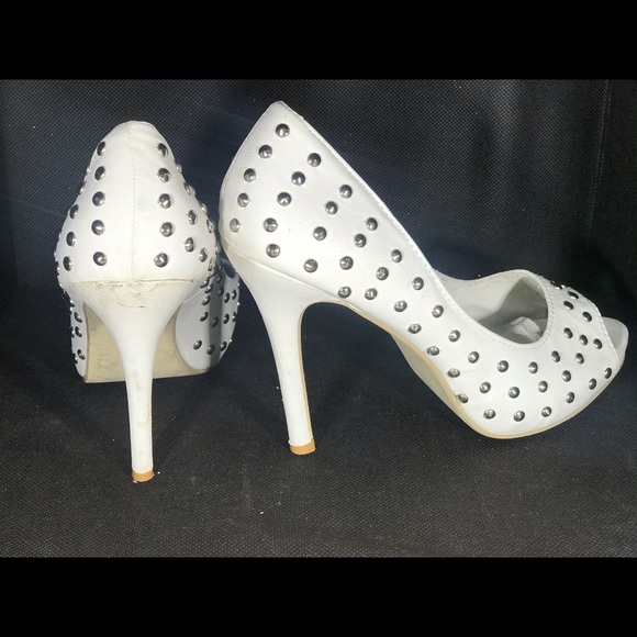 Heels - Picture 3 of 8